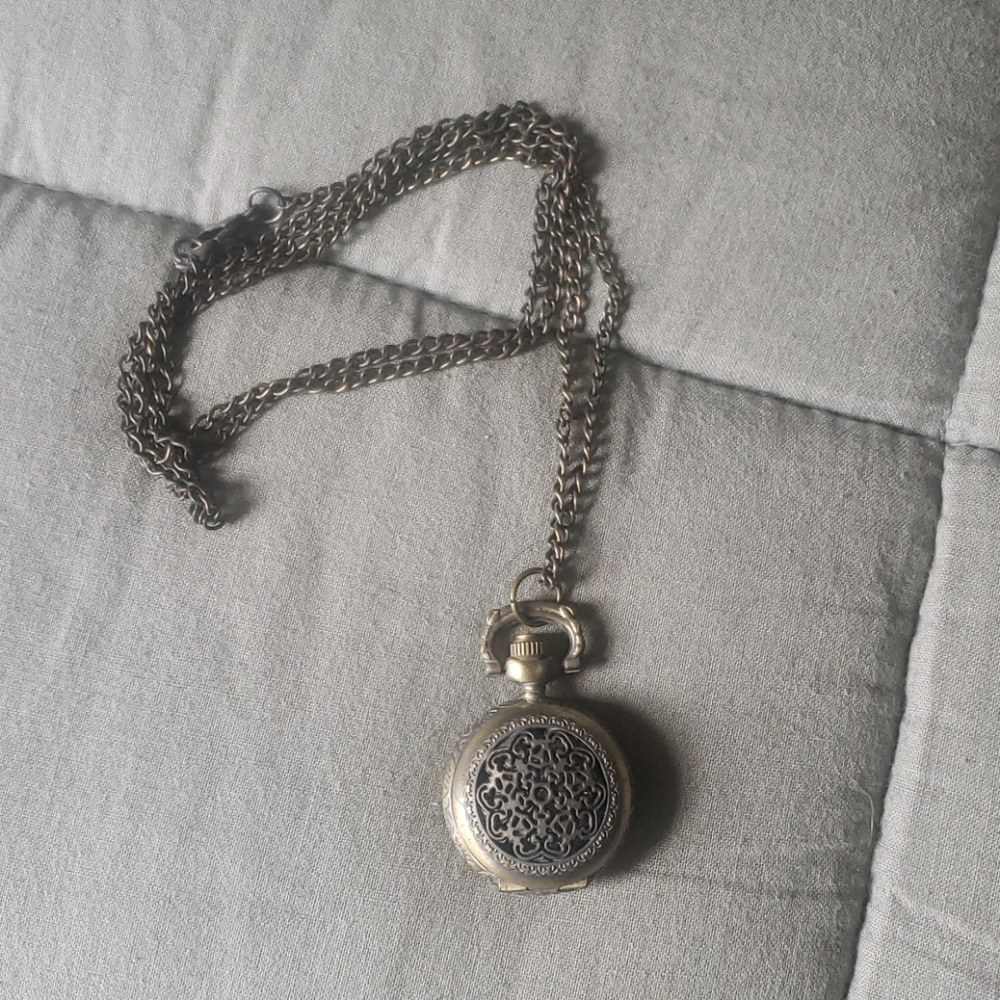 Clock pendant necklace